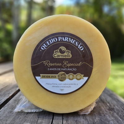 Queijo Parmesão Reserva - Peça Inteira (mínimo 2,5kg)